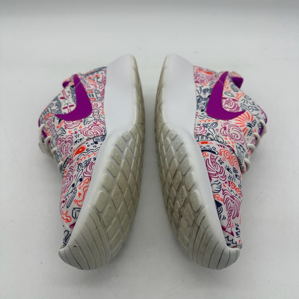 Nike 749986-168 Roshe Run‎ Womens Size 8 Purple Doodle Print Running Sneakers - Picture 4 of 10